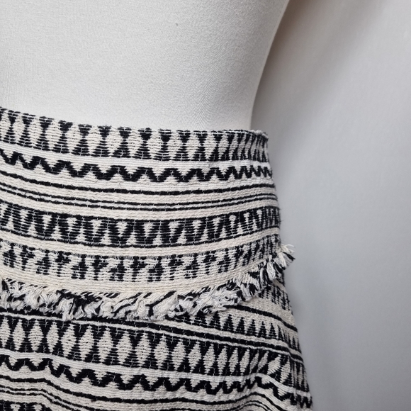 Banana Republic Raw Edge Skater Skirt Size 2 - Picture 4 of 7